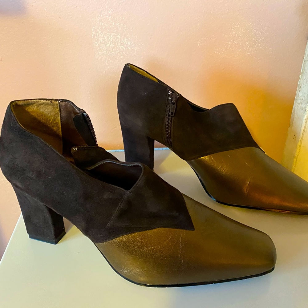 Ankle booties with chunky heel